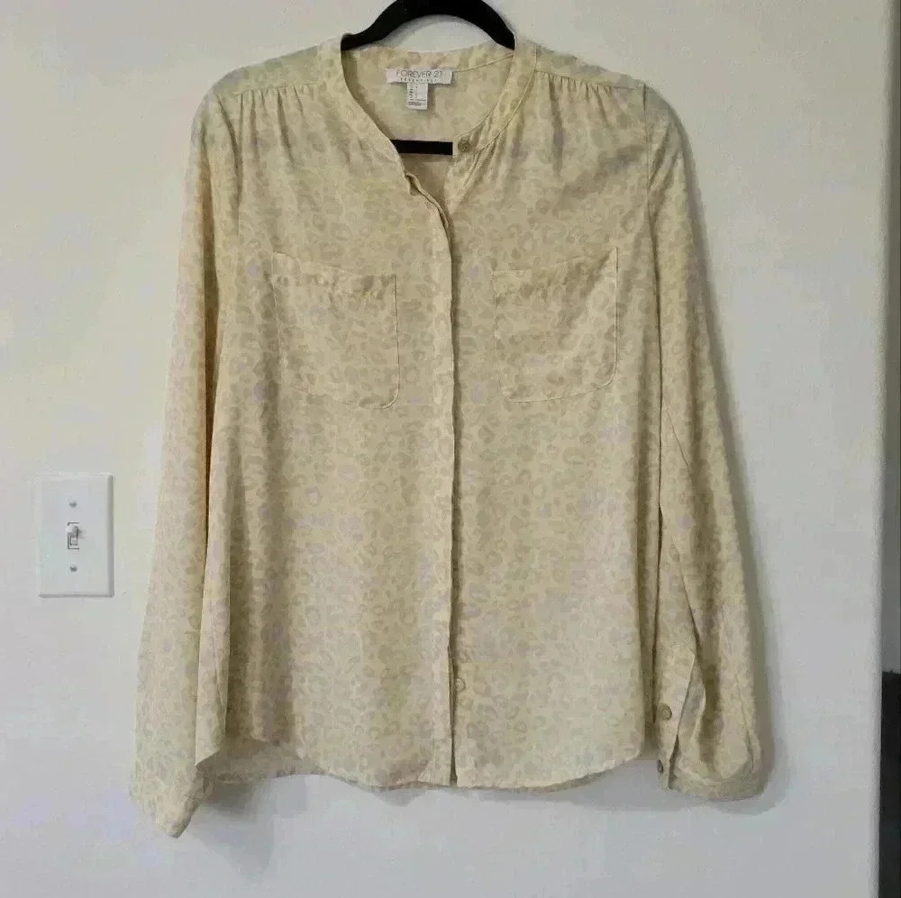 FOREVER 21 size L button-down blouse